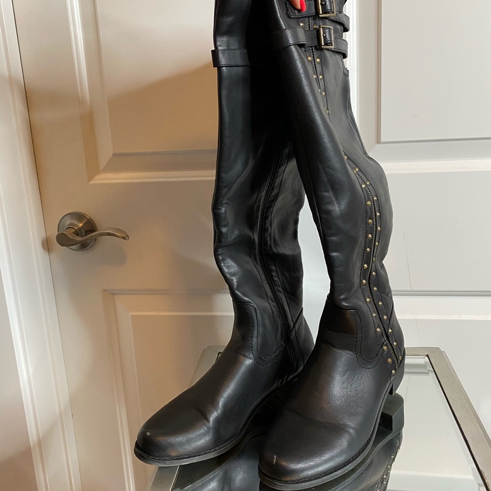 Boots - Picture 4 of 4